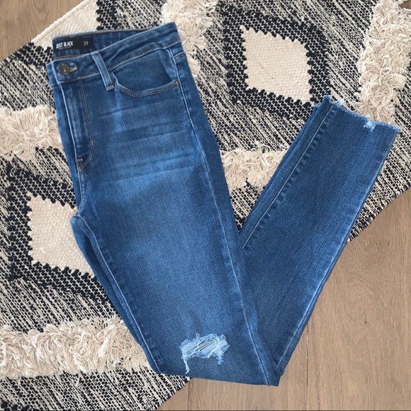destructed skinny jeans